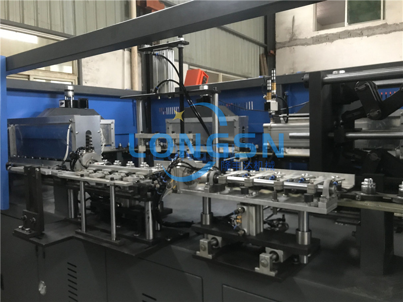 Machine de moulage par bouteille de bouteille pour animaux de compagnie à moteur à grande vitesse